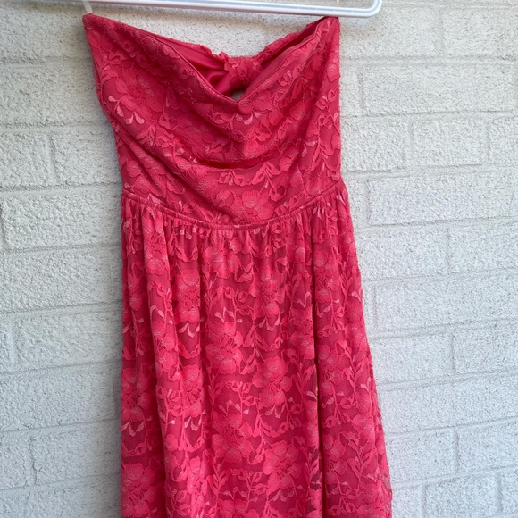 Pink strapless dress with open back - Picture 4 of 4